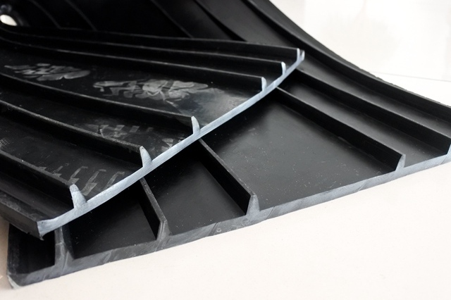 外贴式止水带 止水条在后浇带防水施工中的应用及安装要求.