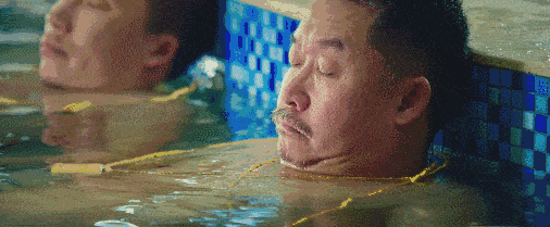 澡堂打奶是东北人才懂的美肤邪典