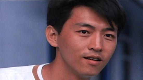 每个老牌的男演员年轻时候都是惊艳了时光的小鲜肉,庹宗华也是如此