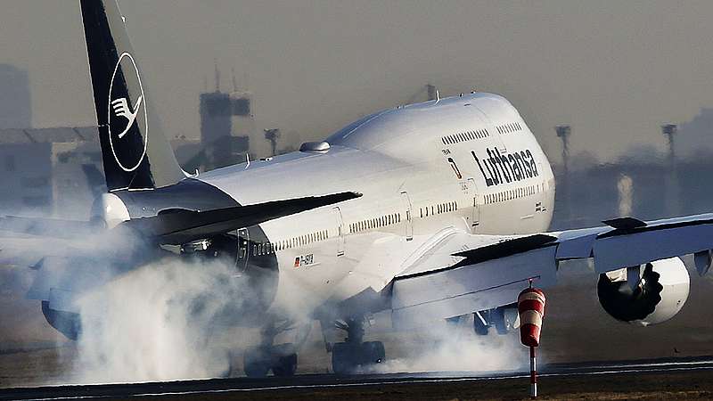 乘客通过汉莎航空专属app可查乘坐航班记录及相关碳排放情况