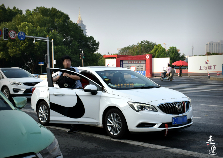 走近常州出租车司机的一天跑遍大街小巷12个小时只能赚回本