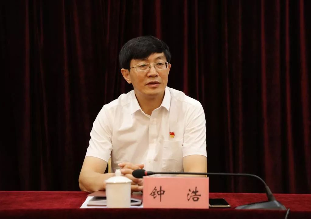 钟浩指出,这次专项巡察工作动员会的主要任务是传达中央和省委,荆州