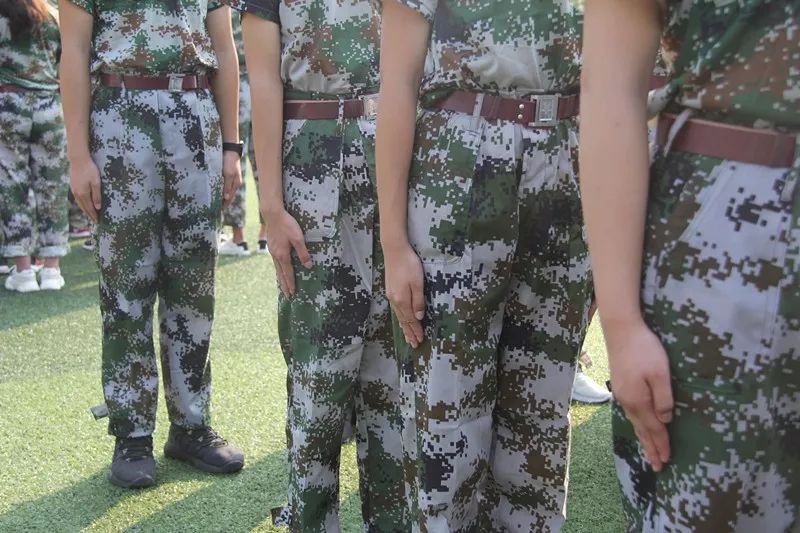 又是一年开学季兴文二中的这场新生军训太霸气了