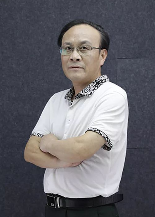 袁朝乐时任北京四中化学教师享受国家级特殊津贴物理学习特聘北京人大