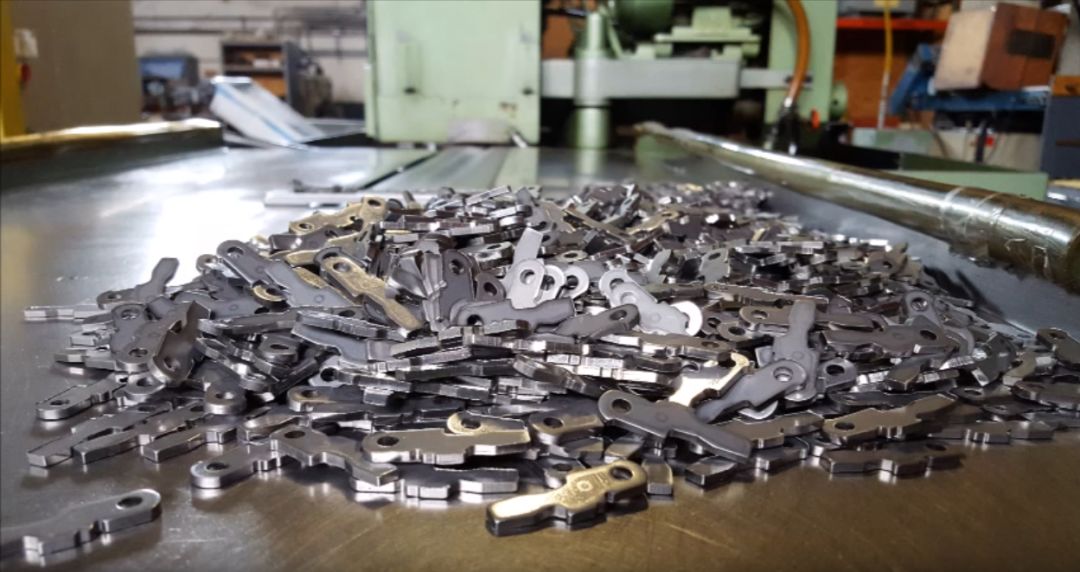 精冲原理3d动画演示 实际生产过程_冲压