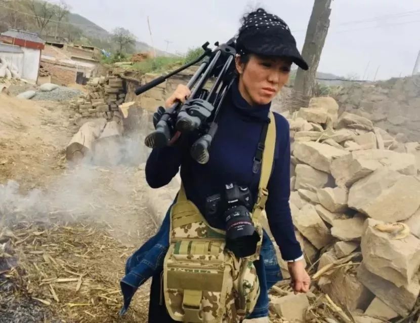 从老鸨到制片人,她的人生才叫硬核_唐小雁