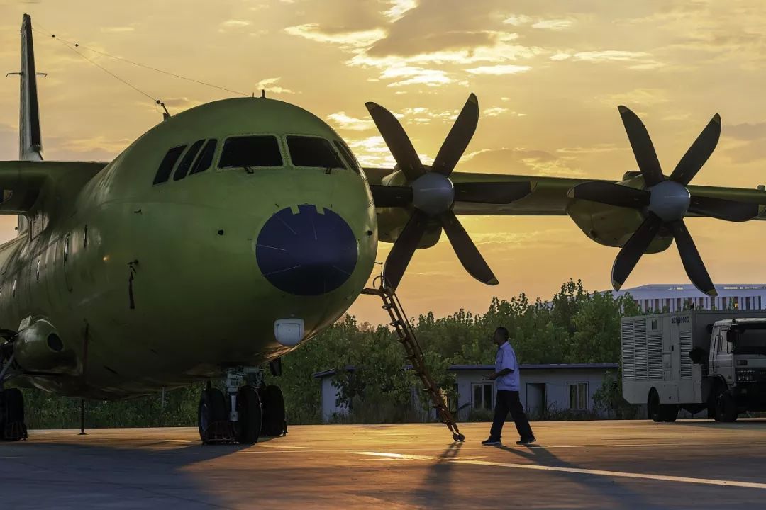 运输机中的"变形金刚"运9