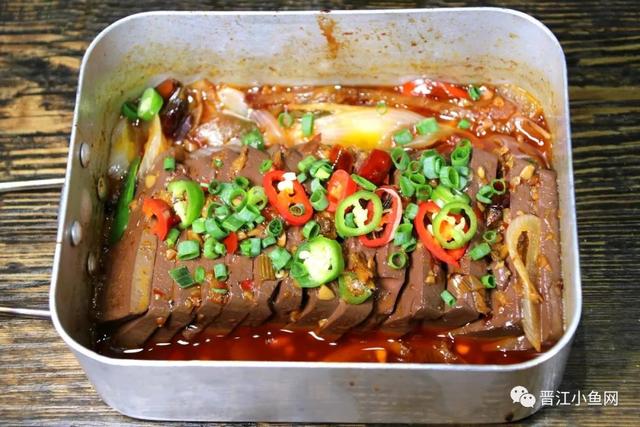 1元1串晋江惊现饭盒烤鱼0元吃肥美鲜甜烤小青龙①起组队吃哭老板