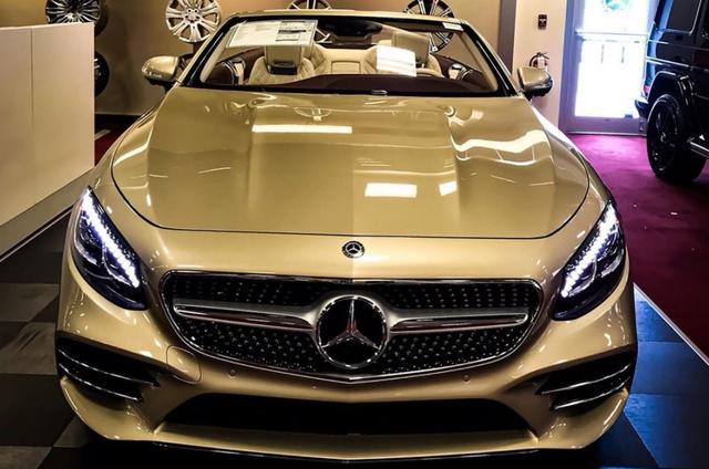 奔驰s560敞篷版,质感非常的强