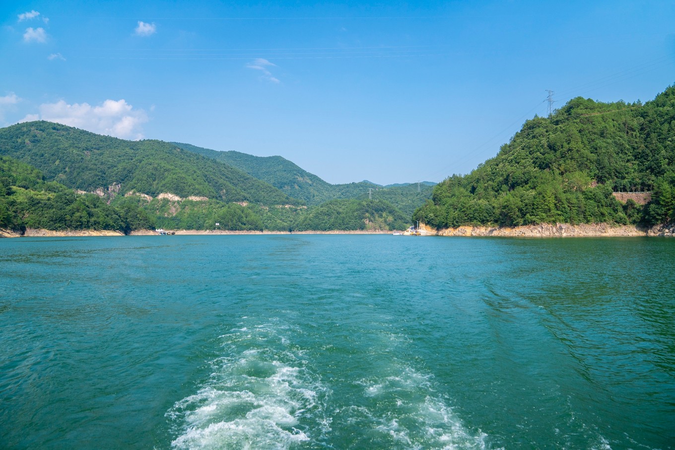 浙江省第二大人工湖碧波荡漾风光如画景色丝毫不输千岛湖