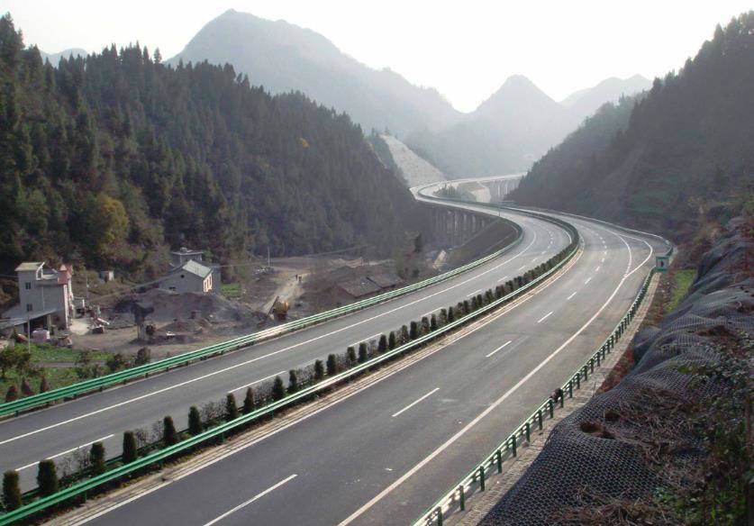 南经徐舍镇,西渚镇,张渚镇,经梅子岭,经庙山,葡萄岭,与杭长高速公路北