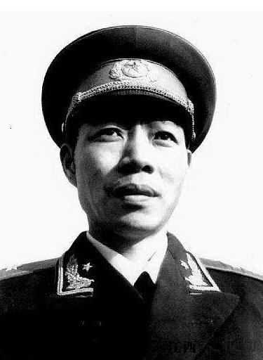 王辉球,他是开国中将,建国后还担任了多年的担任空军政委,沈阳军区