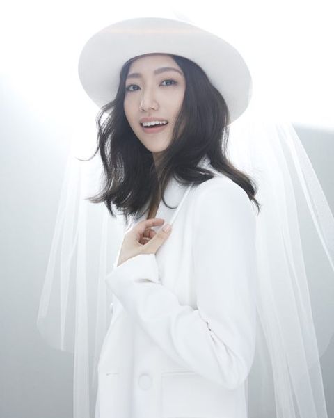 罗雯毛加恩拍婚纱宠物也入镜超可爱情侣拍婚纱自然美照不ng秘诀