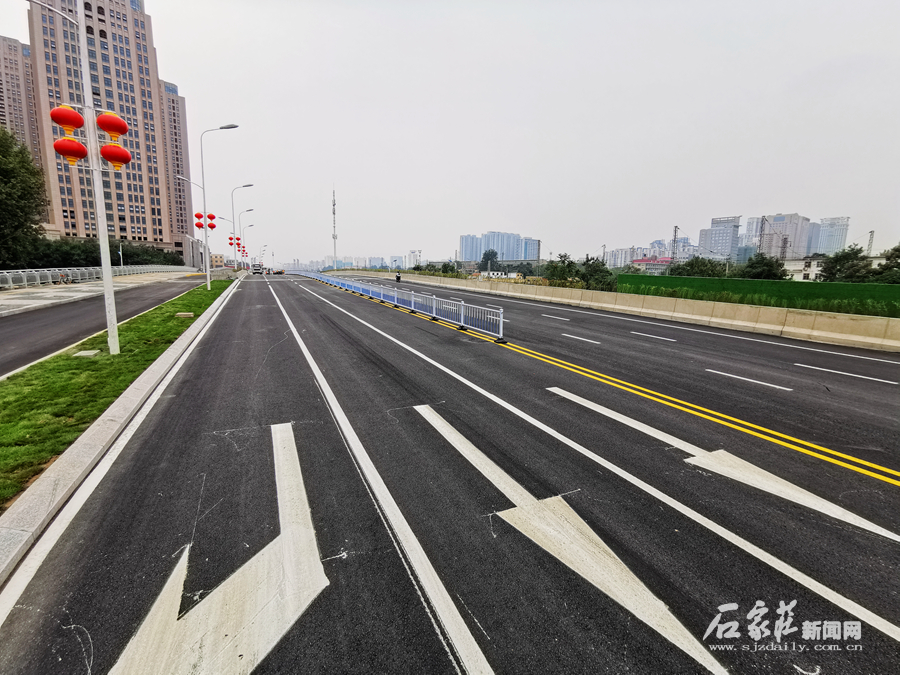 解放大街槐安路至和平路工程东半幅通车城市中心一条大路通南北解放