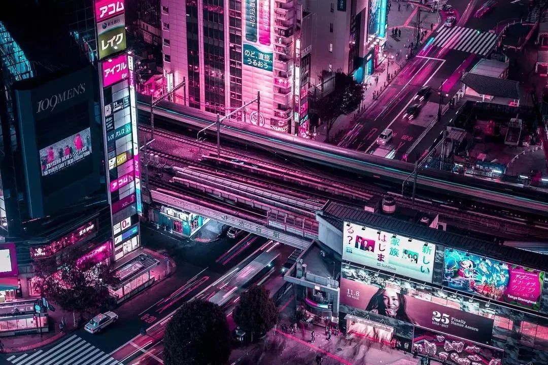 【赏析】未来主义摄影|霓虹光影中具有电动感的城市景观_portela