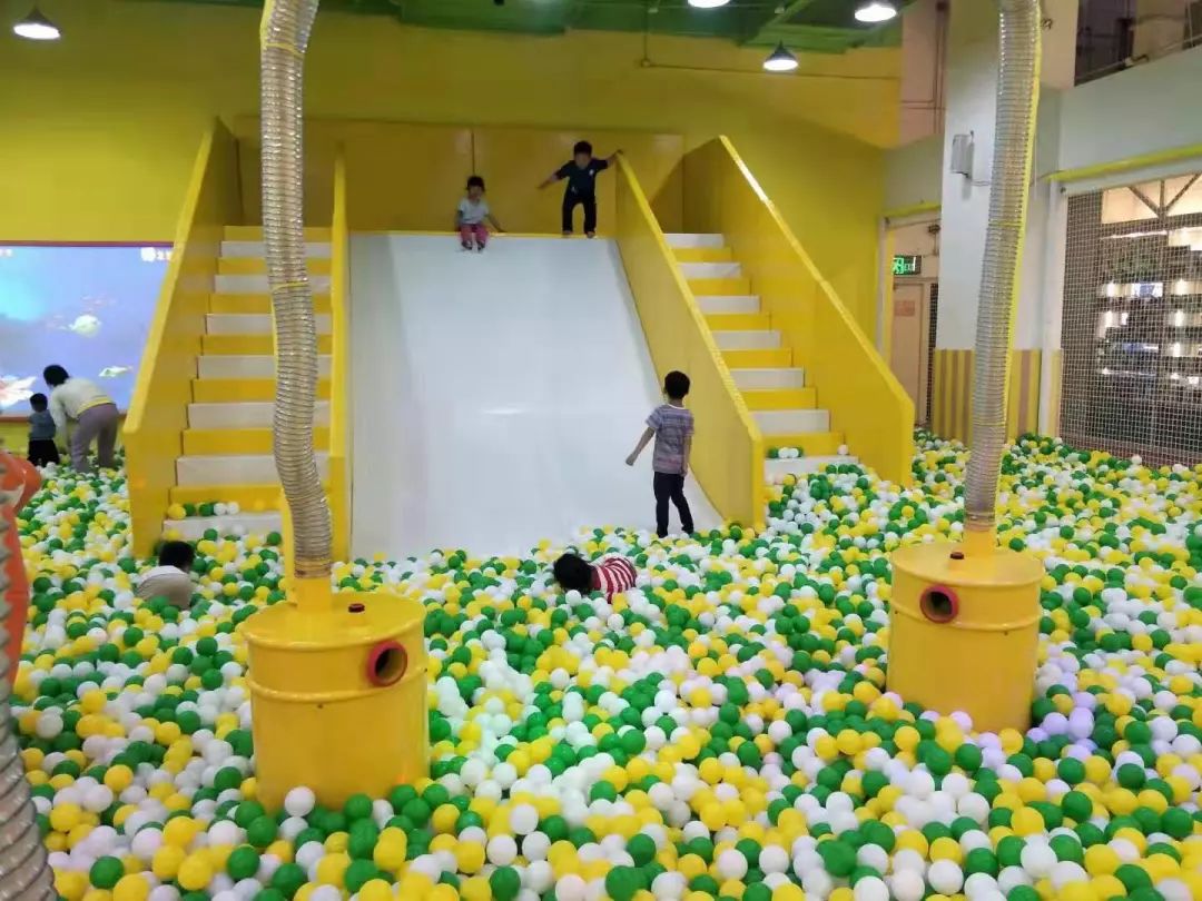 9元/1大1小,蹦床乐园全场不限时畅玩!攀岩,蜘蛛墙,海洋球,乐高积木.