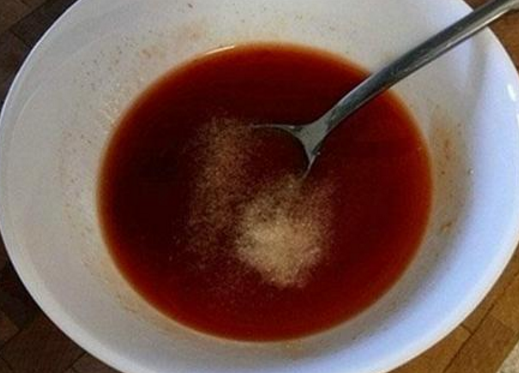 鱼刺卡喉咙,别再傻傻的喝醋,教你这样做,鱼刺自己跑出来