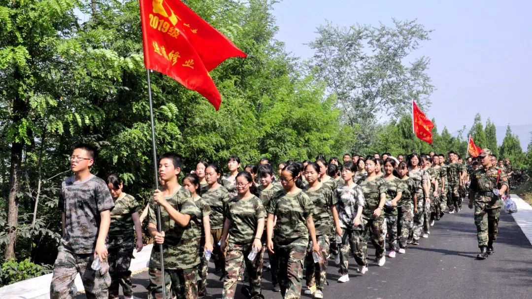 整个行程从汝阳一高出发,到达凤凰山休息点,绕凤凰山森林公园一圈后