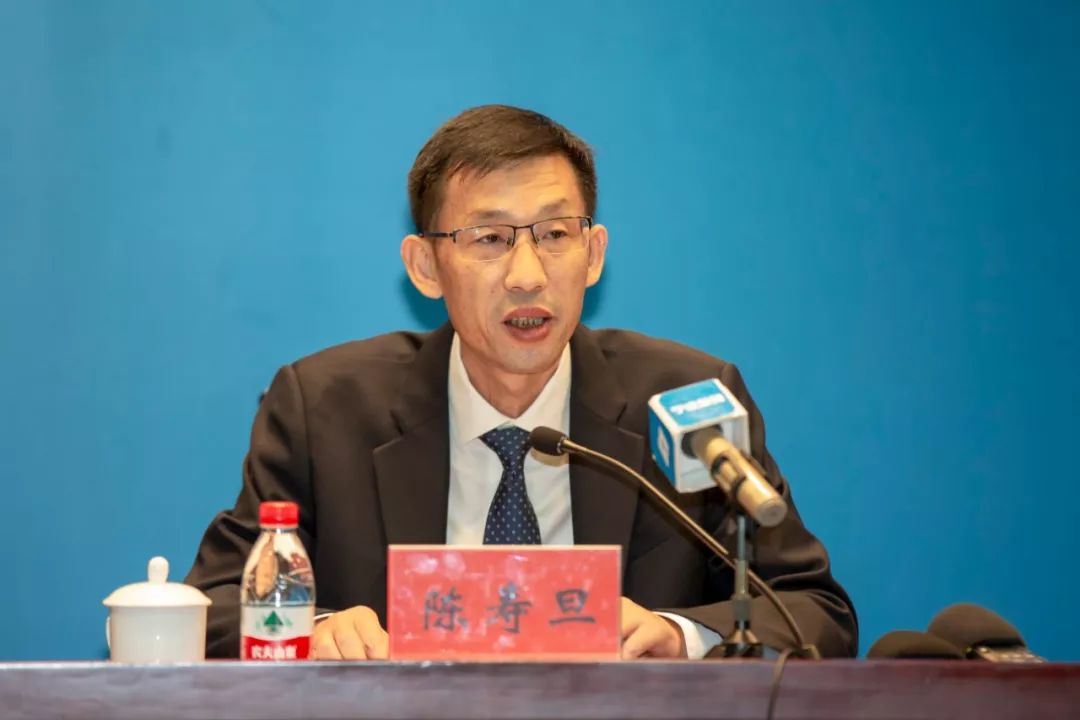 老旧小区牛皮癣咋治住宅全装修咋管市住建局答记者问