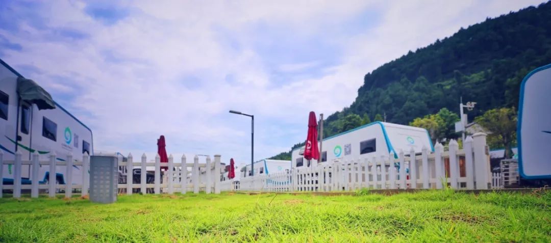 带给你不一样的度假新体验板辽湖房车·帐篷酒店不只是在心中这一切