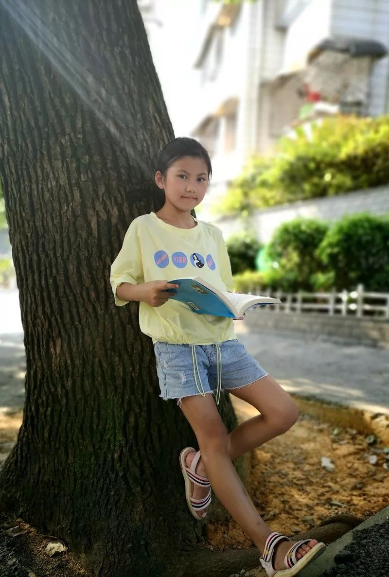 美文朗读16张洛伊小朋友荷花