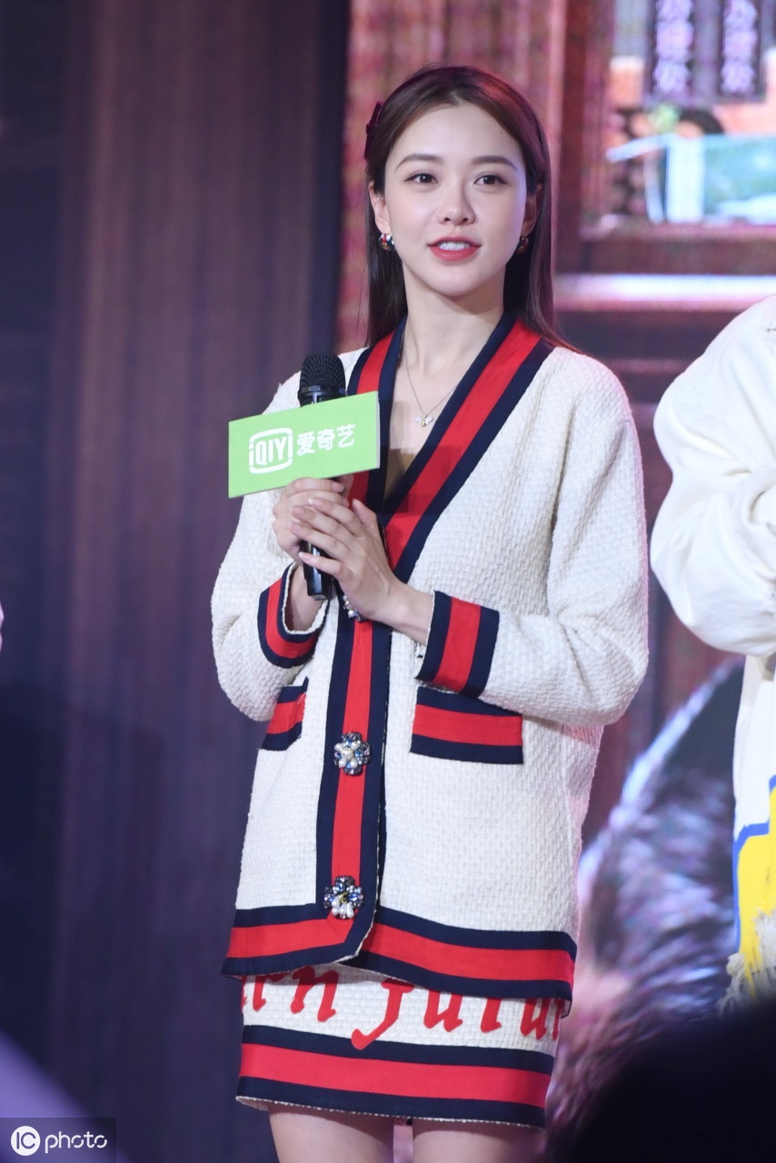 女星黄一琳个人相册,最后一张太有亮点了