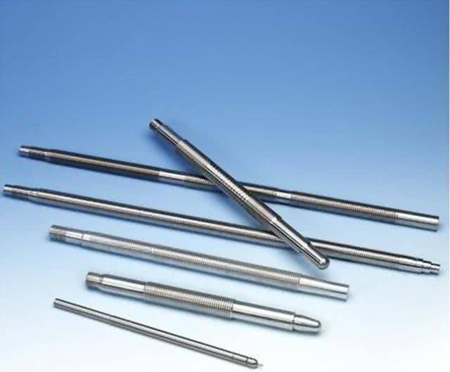 第一,贫铀合金的密度达到了19.1g/cm3,是钢铁的2.