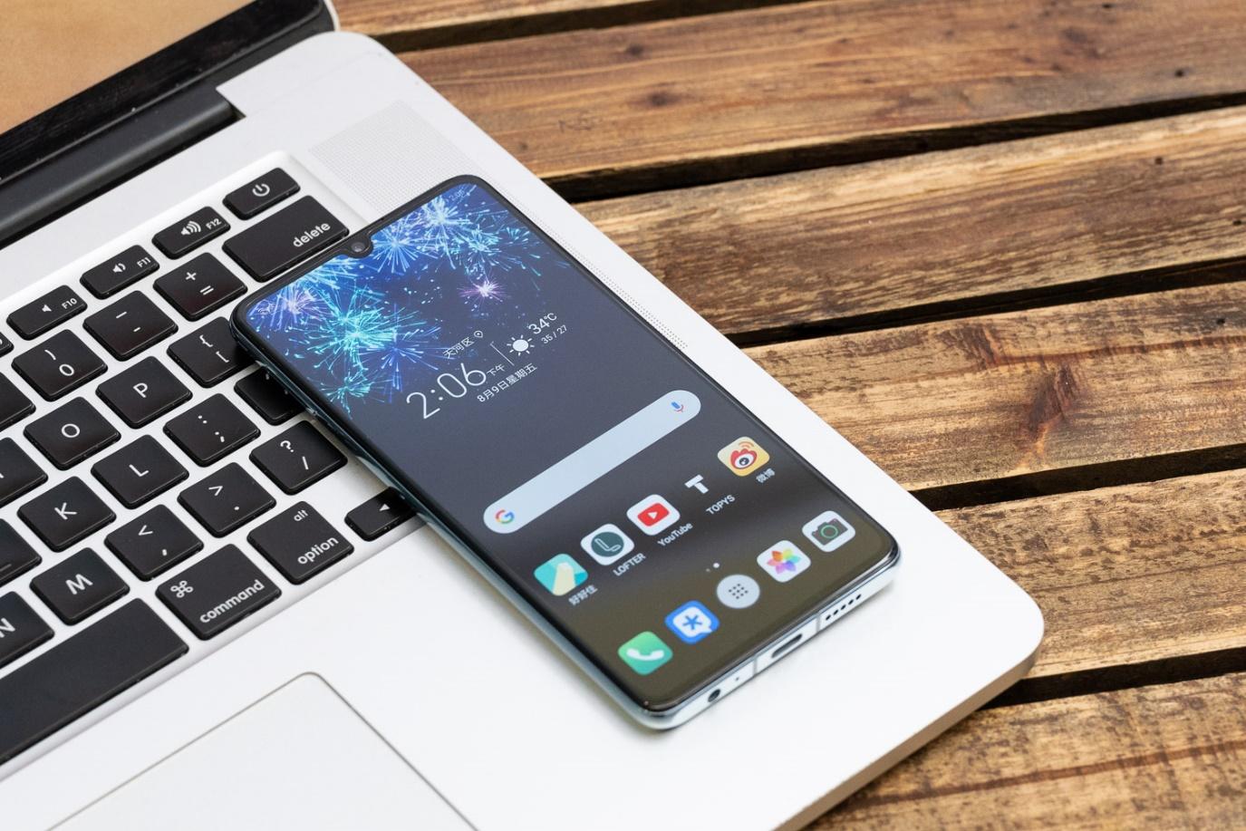 原创徕卡三摄加炫彩五色华为p30让你随手拍出好照片