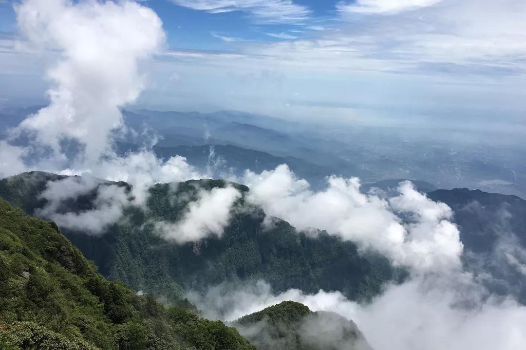 峨眉山市有多少人口_国庆临近 峨眉山率先开启金秋朝圣之旅