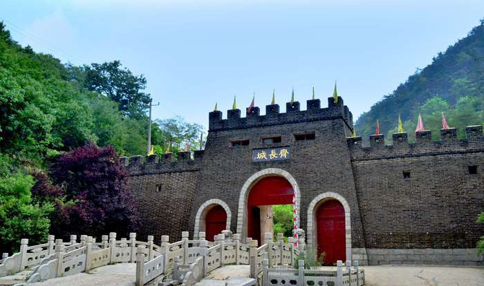 去蒿滩市,可以从泰安出城,一路向东奔去,约一个多小时后进入了下港乡.