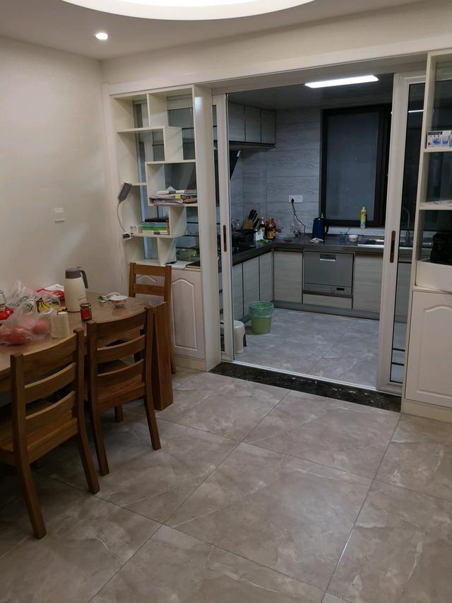 别人家的厨房门装的好看还实用,学着点