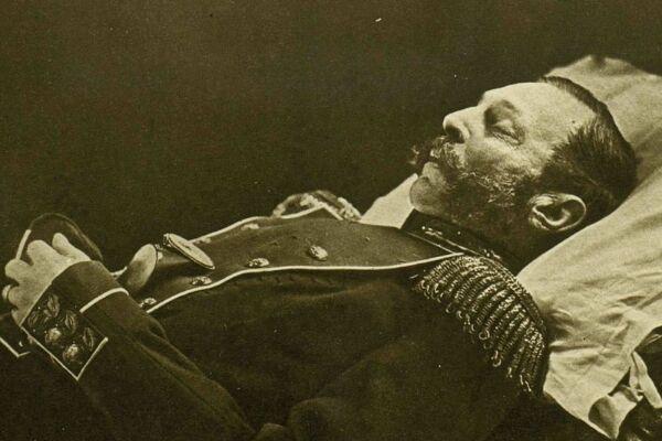 原创他是沙皇尼古拉二世的祖父废除农奴制却被反对派炸断双脚而死