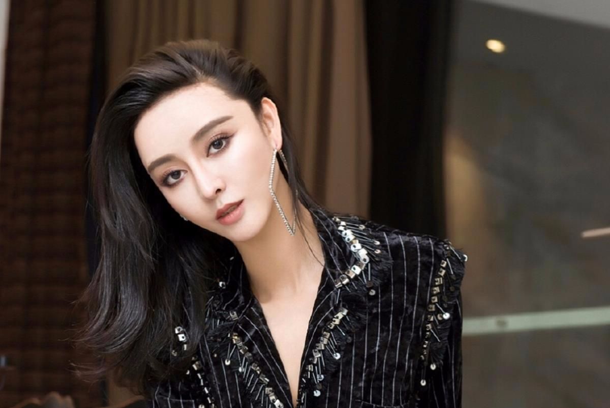 她用8年整成范冰冰,后与整容医生相恋,婚后却生活差强人意!_何承熹