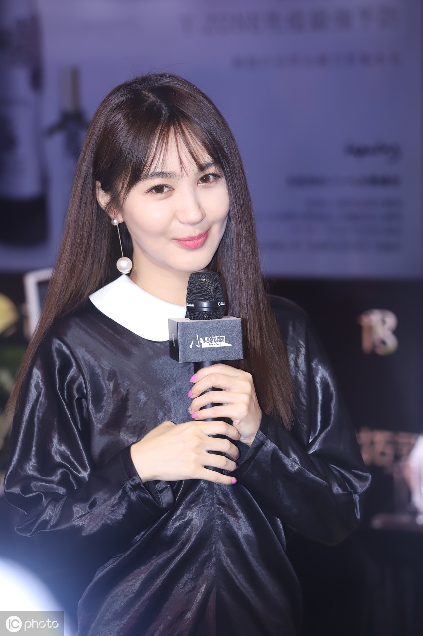 十张娇俏动人的女星李菲儿美照