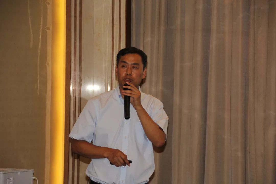 会在内蒙古自治区呼和浩特市成功召开,中国农业科学院副院长冯忠武