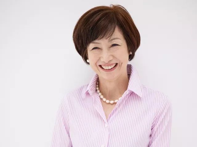 山下英子断舍离最初是日本的杂物管理咨询师山下英子提出来的.