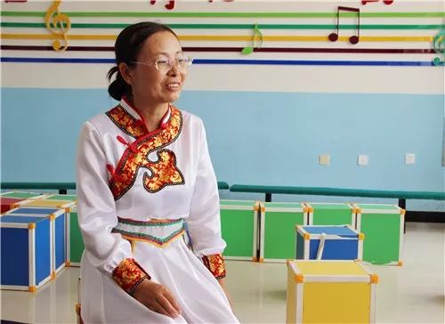 界61献③其赛白努十一长假欢迎来咱村看演出