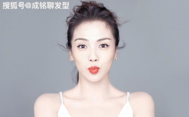 刘涛穿万花筒连衣裙,简约马尾发造型明艳动人,又美又攻气_刘海