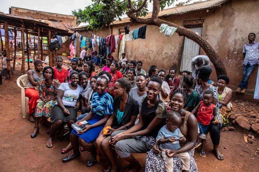 非洲贫穷女性实录战斗在艾滋一线的她们