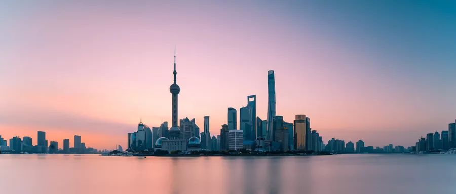 上海二季度经济总量_上海迪士尼图片(3)