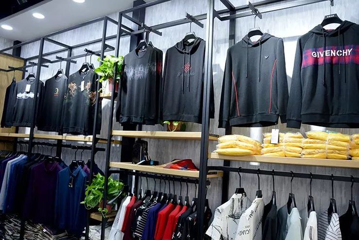 精彩展示新康庄服装城门店展示