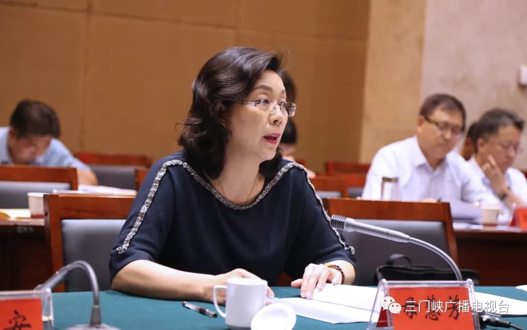 会上,市文化广电和旅游局局长毋慧芳通报了我市庙底沟考古遗址公园和