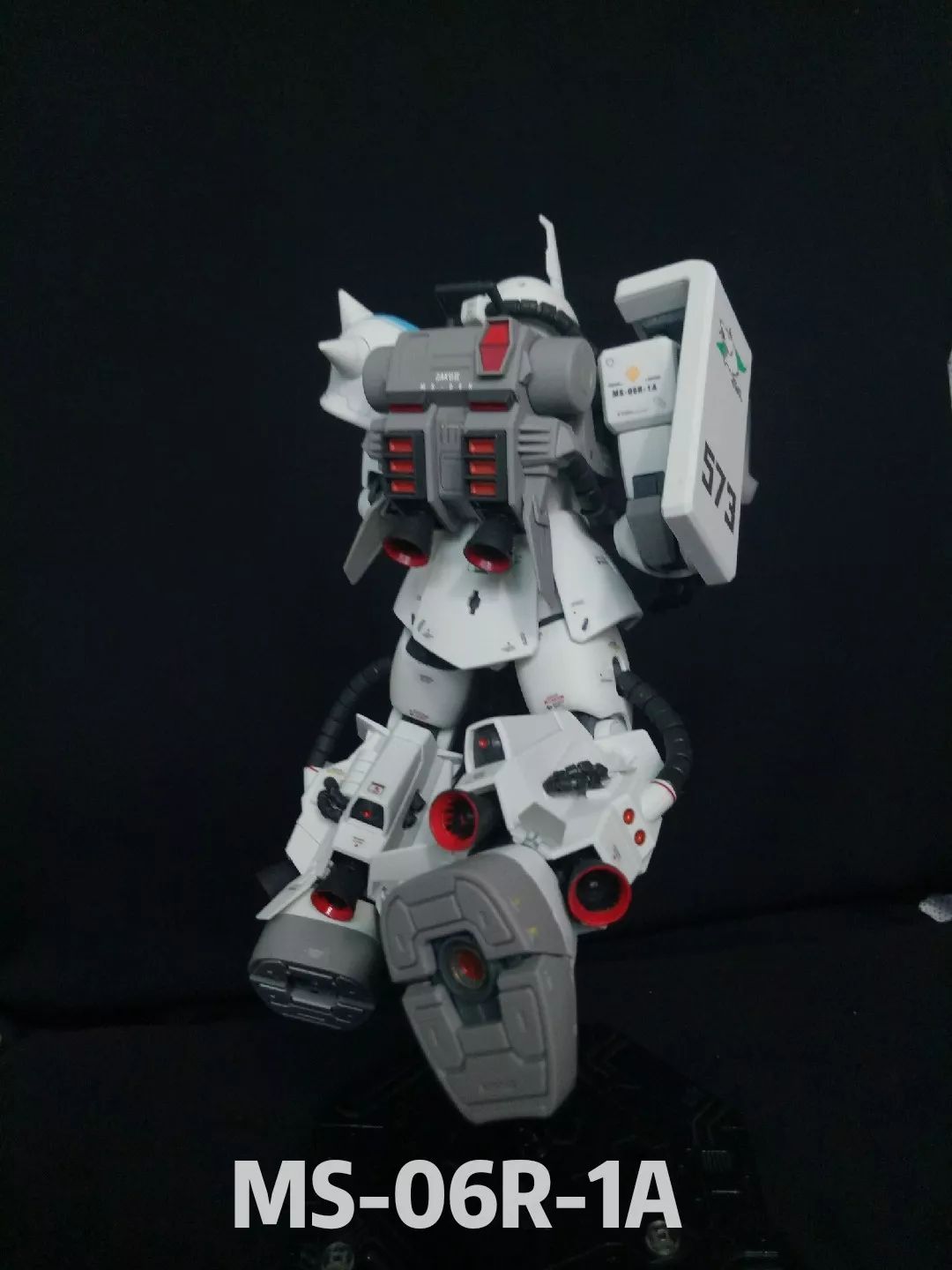 虽然用了强力软化剂,但还是有些许褶皱消光:郡士油性喷罐渗线:田宫