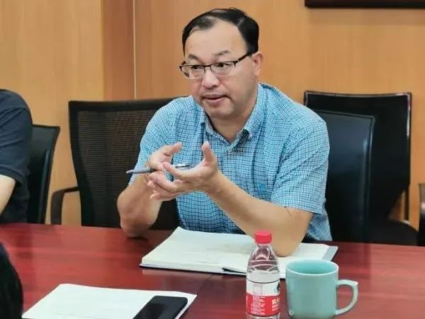 物产融租党委副书记,总经理李永成李总指出,本此会议会风良好,各部室