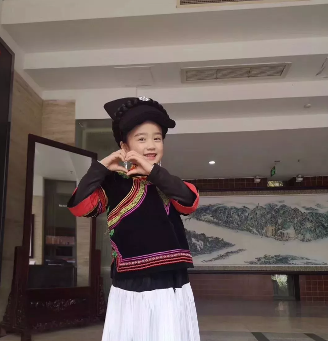 美神甘嫫阿妞小网红刷爆网络,古灵精怪又善解人意