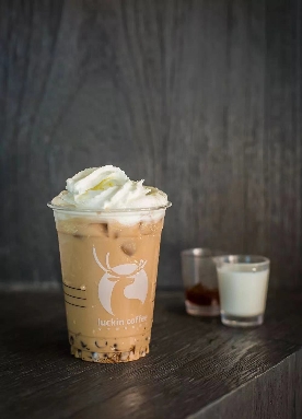 瑞幸新出的牛乳茶居然成了我的工作日新宠