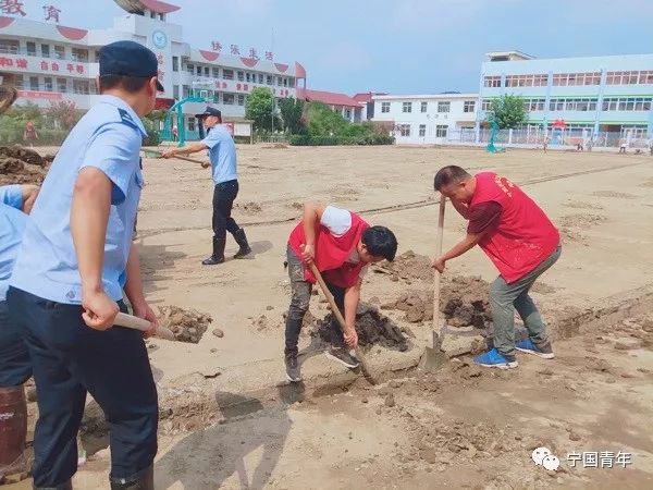 愛之助志願者到寧墩中心小學進行災後清理愛之助志願者到南極鄉衛生院