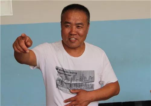 界61献③其赛白努十一长假欢迎来咱村看演出