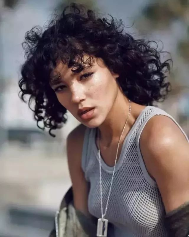 发型拯救颜值系列超流行的嬉皮卷时髦显脸小必须安排