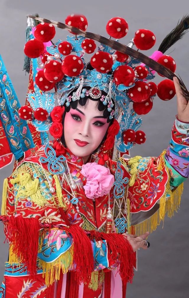 王 丽 京王丽京,中国评剧院国家一级演员.